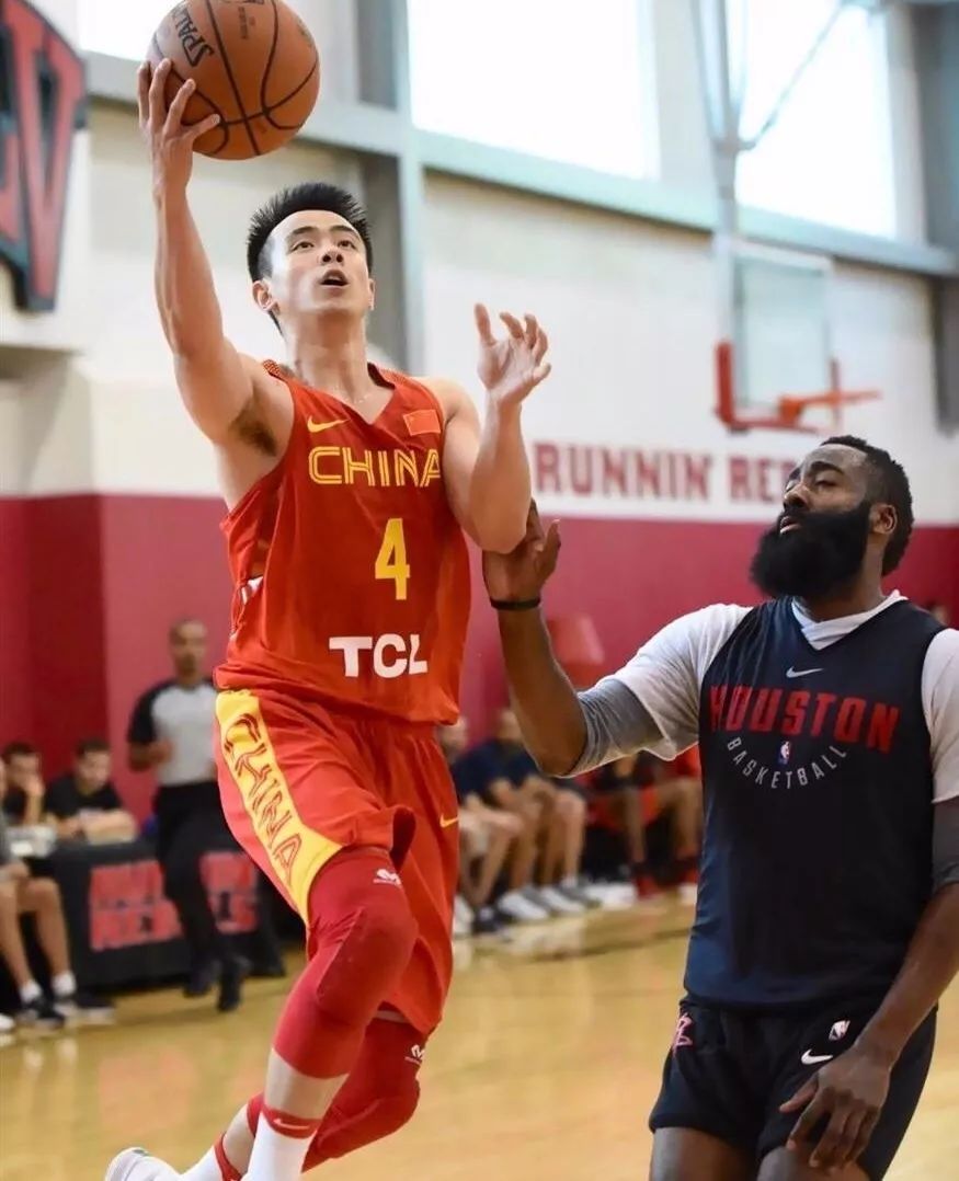 内蒙古男篮主场告捷，荣耀归来