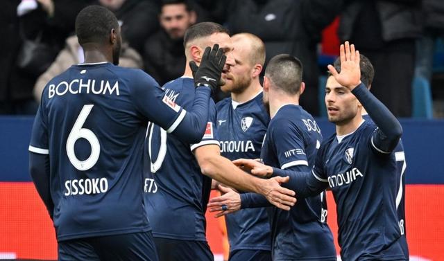 开云体育下载-多特蒙德客场惨败，球队陷入低谷