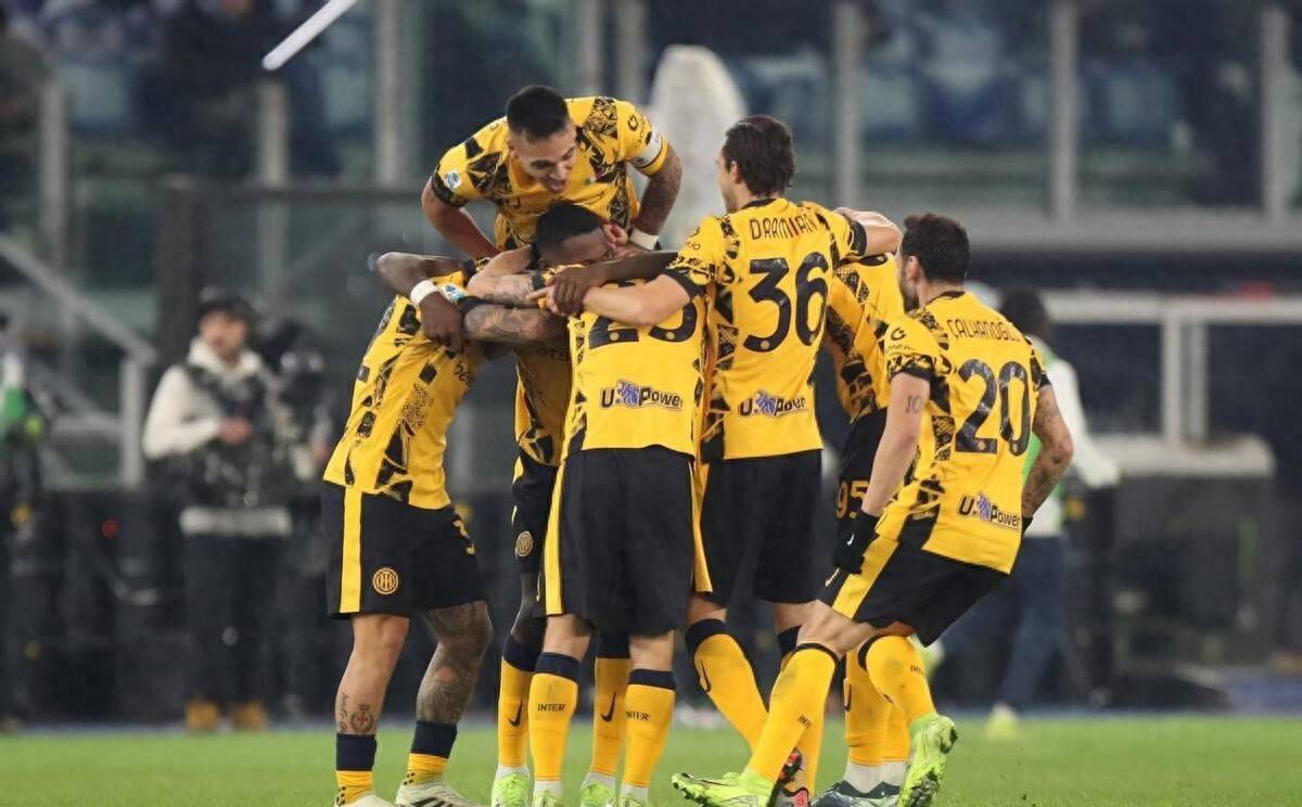 球队在意甲联赛中表现出色赢得掌声