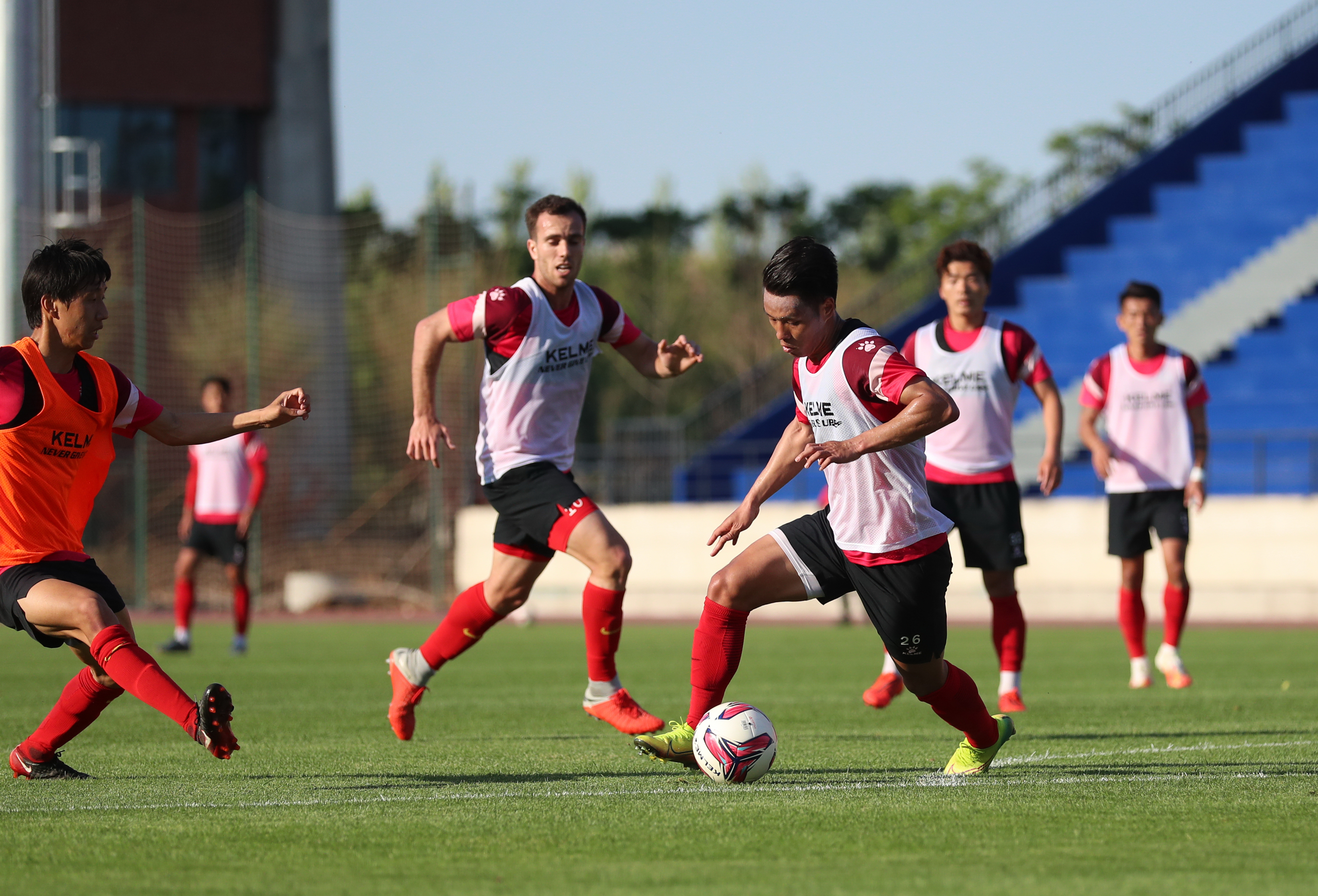 欧洲对抗赛阵容豪华，全明星阵容贺喜百威的简单介绍