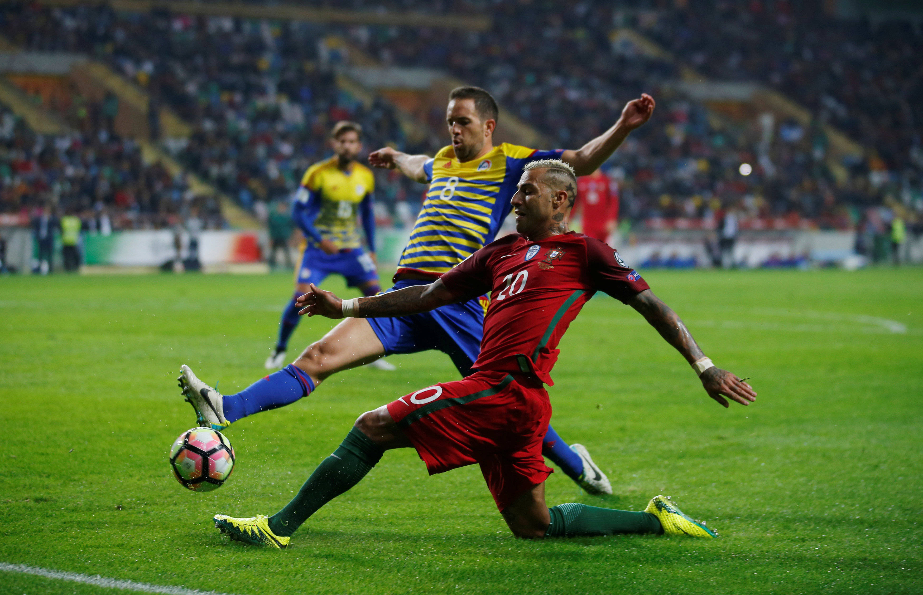 关于瓦伦西亚积极备战，为迎接欧洲杯预选赛做准备的信息