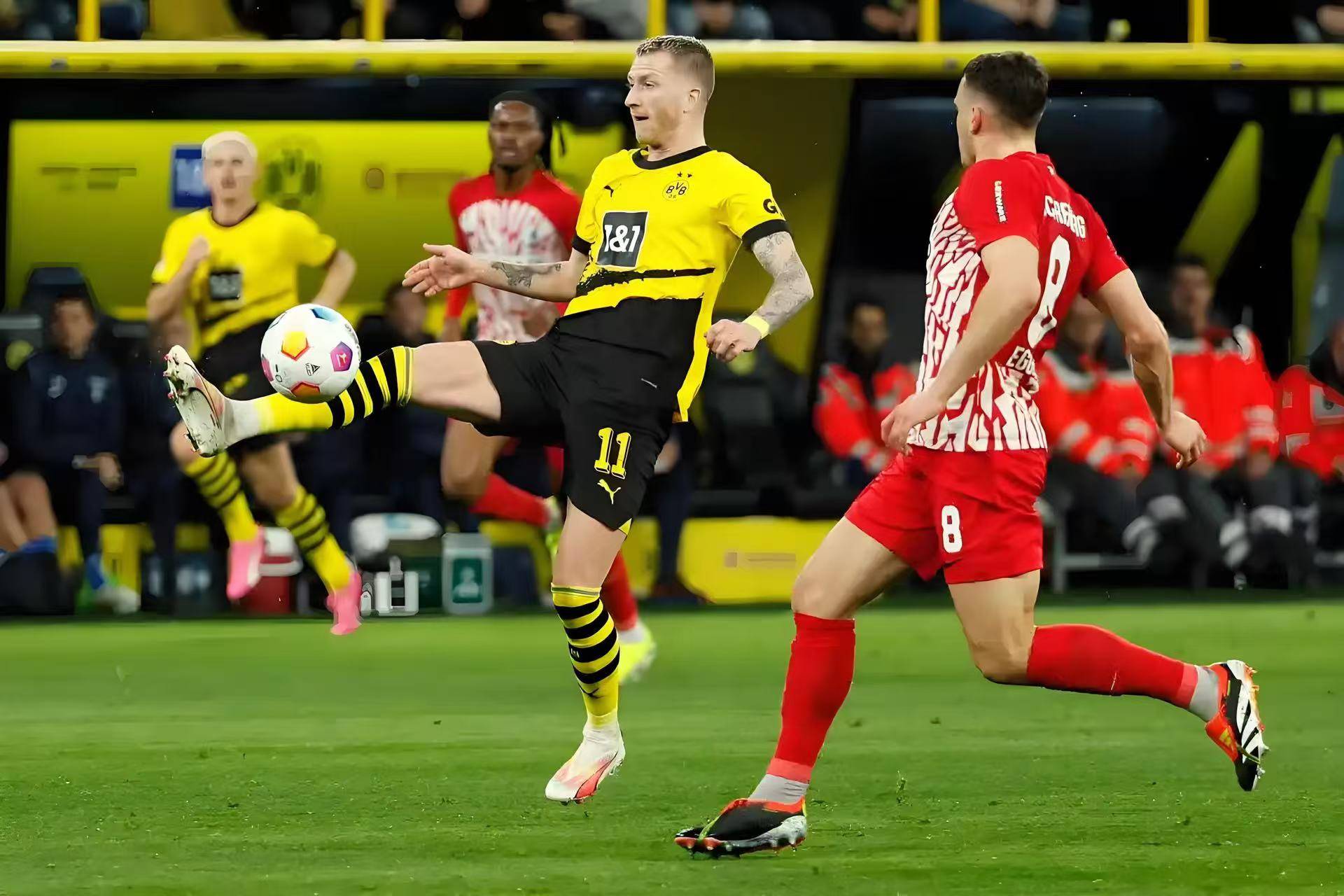 开云体育中国官网-多特蒙德客场获胜，继续向榜首冲刺