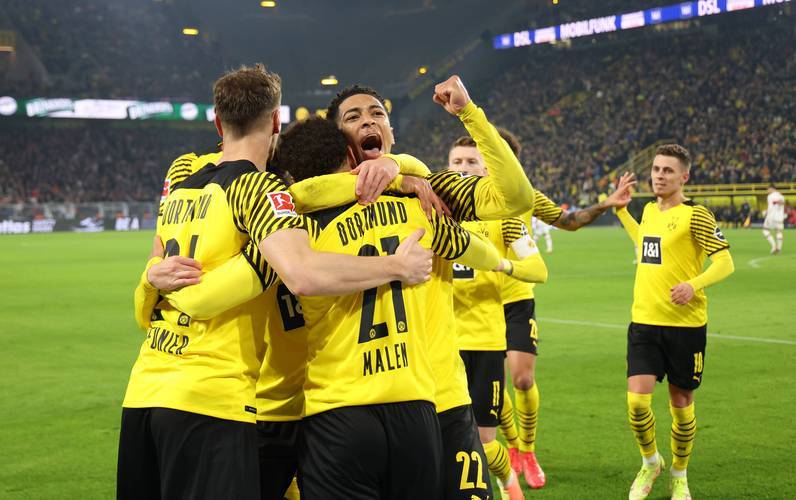 多特蒙德客场获胜，继续向榜首冲刺
