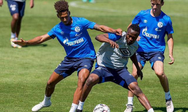 沙尔克客场艰难击败对手，实现两连胜