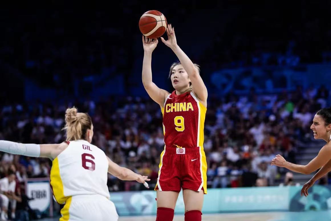 篮球女子赛事展现女性力量和风采