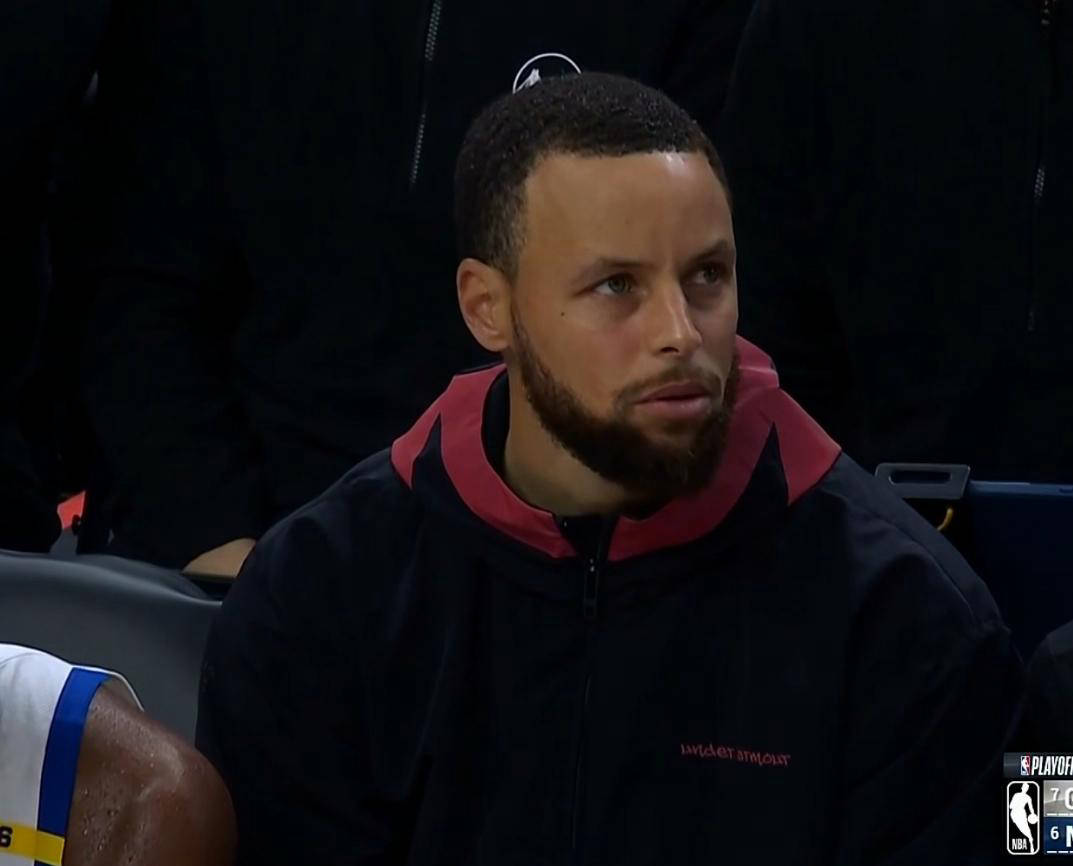 包含勇士客场遭遇惨败，库里状态神勇仍无济于事的词条