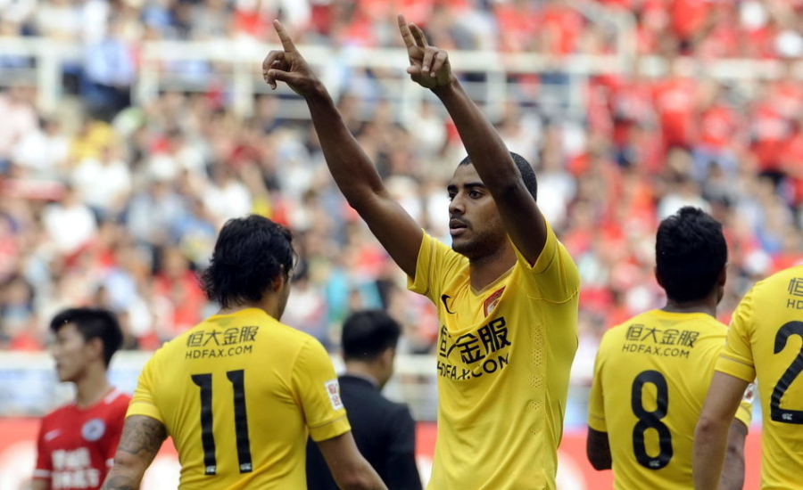 开云体育在线登录-河南建业客场险胜辽足，中超赛场悬念重重