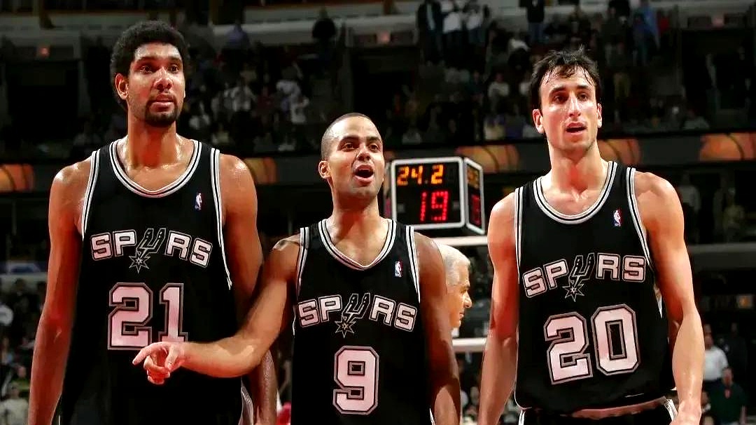 马刺主场艰难战胜灰熊，吉诺比利砍下分的简单介绍