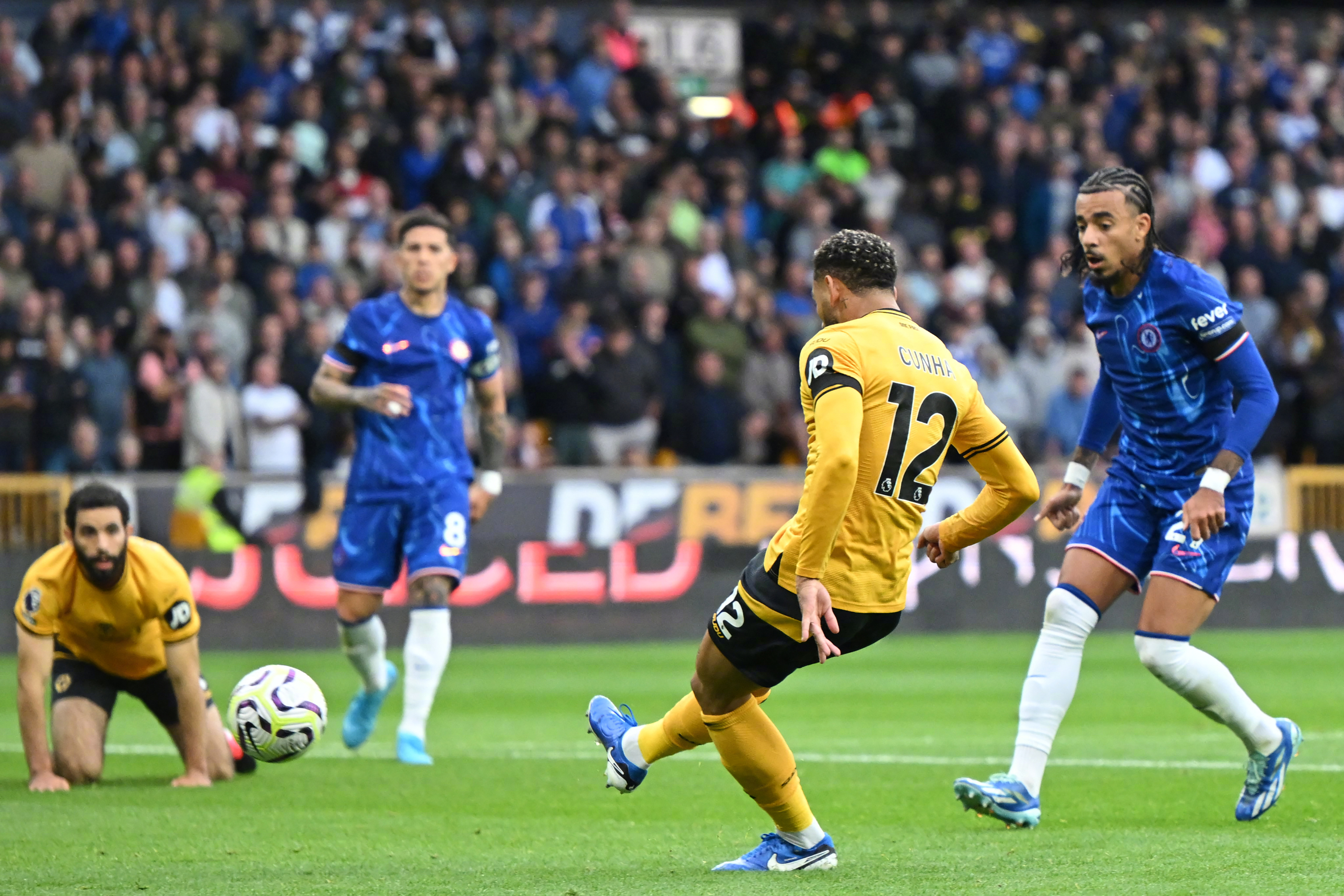 开云体育中国官网-狼队客场一球小胜，延续连胜气势