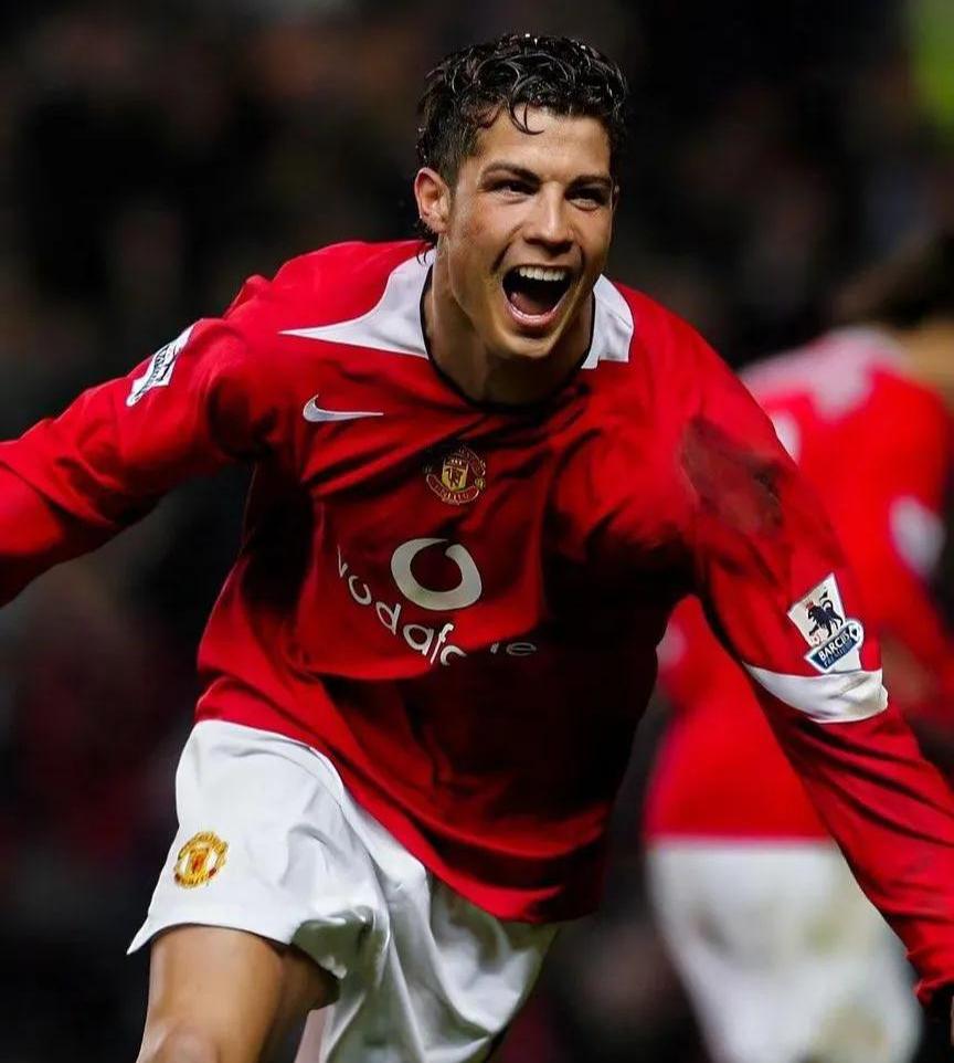 球星闪耀舞台，为球队带来胜利的希望