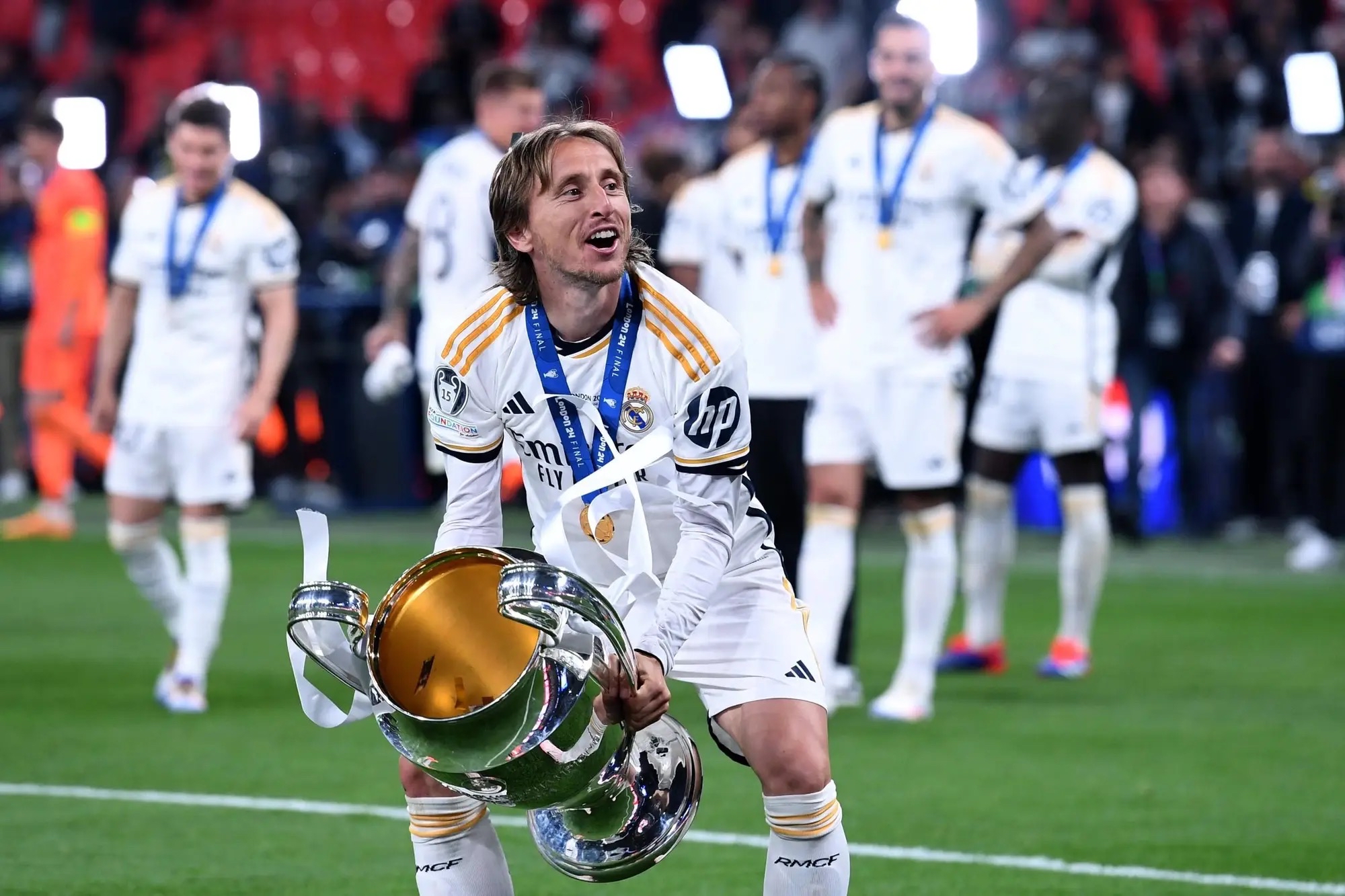 开云体育app-皇马客场平多特，小组次席稳坐的简单介绍