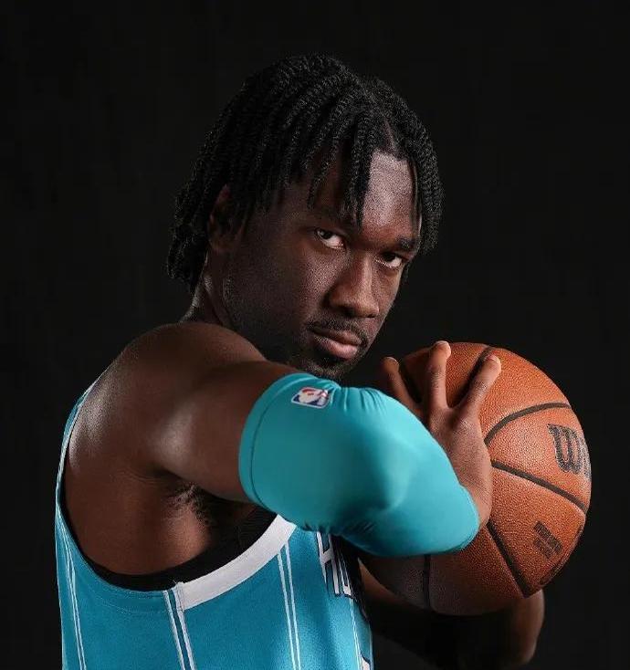 开云体育入口-包含威廉姆斯展现个人魅力，独挑大梁的词条