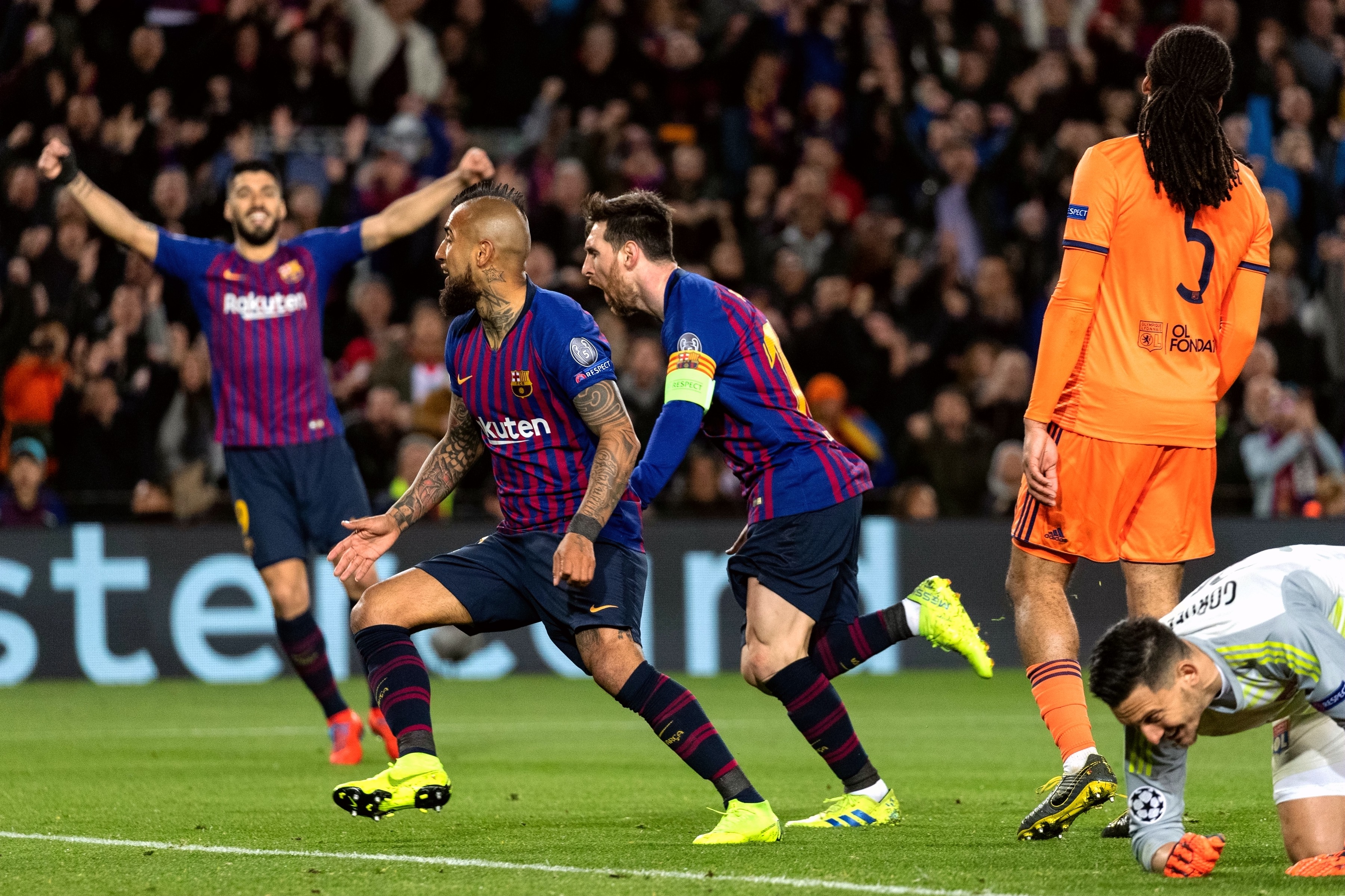 巴塞罗那战胜强敌，争夺晋级机会的简单介绍