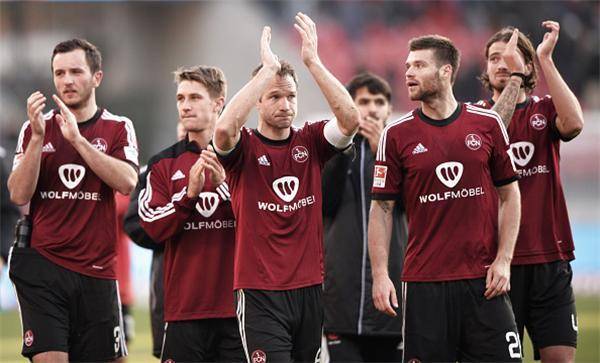 包含荷甲豪门PSV埃因霍温拟签约备战期待辉煌的词条