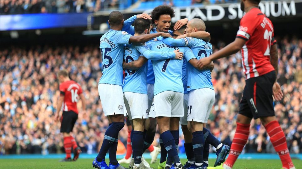 开云体育-曼彻斯特城完胜对手，锁定下一轮资格