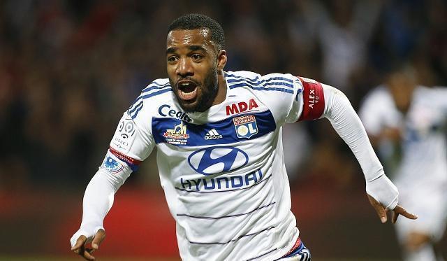 包含里昂取得胜利，意外晋级下一轮的词条