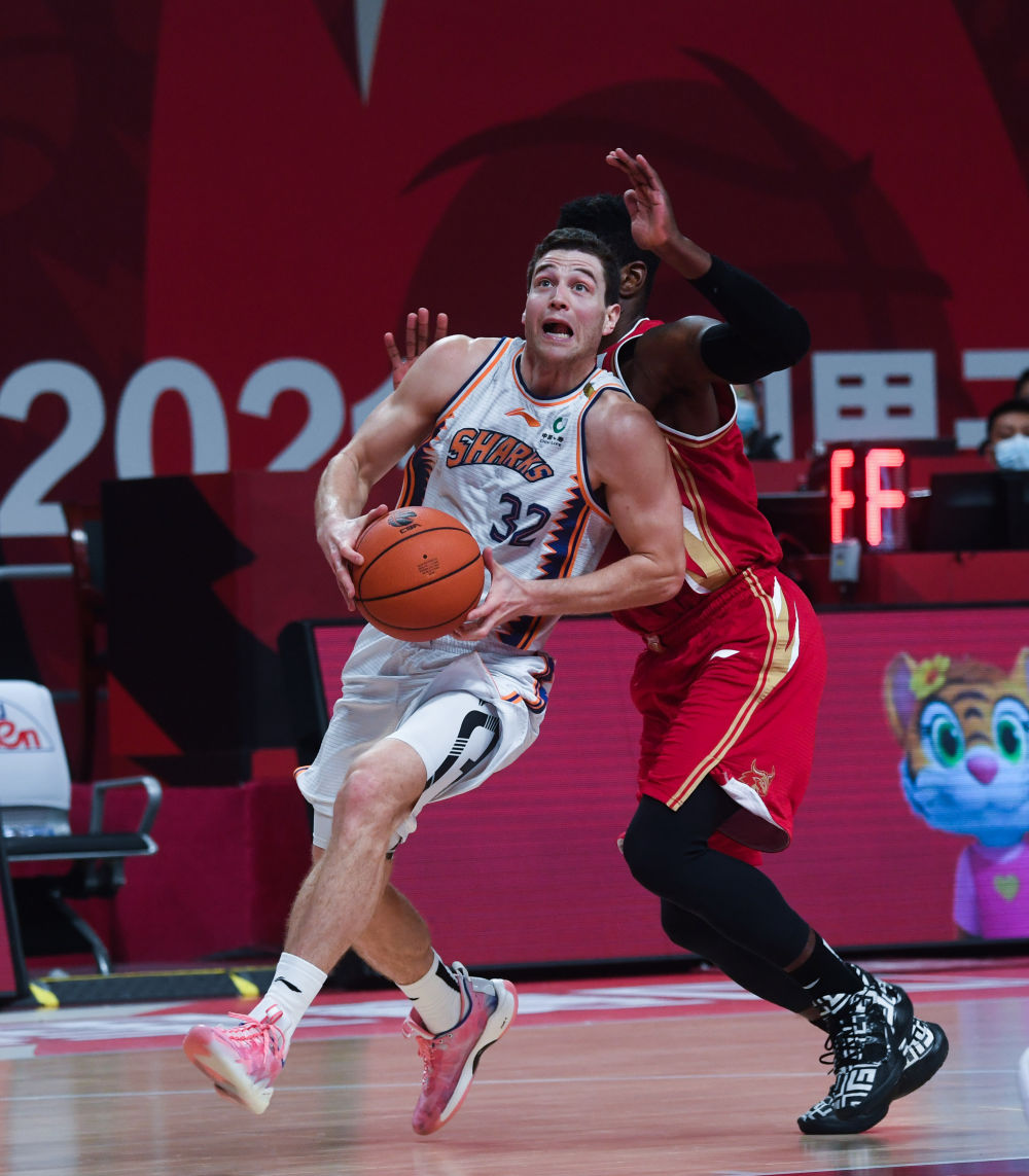 开云体育官网-四川队加时战胜福建队，展现顽强斗志