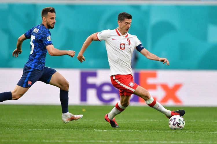 斯洛伐克球员以擅长破门技术引领球队晋级淘汰赛的简单介绍