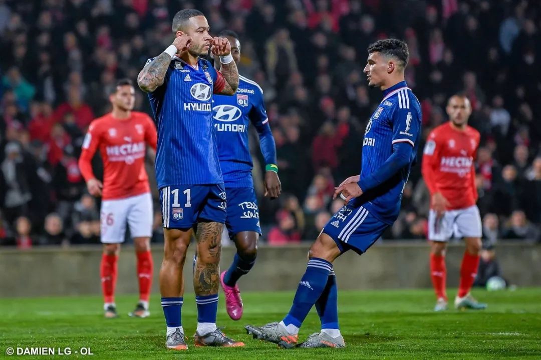 开云体育地址-关于里昂球员状态神勇，球队势如破竹的信息