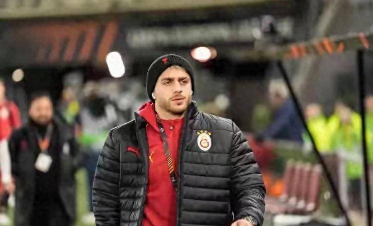 捷克人梅纳争夺加拉塔萨雷的签约