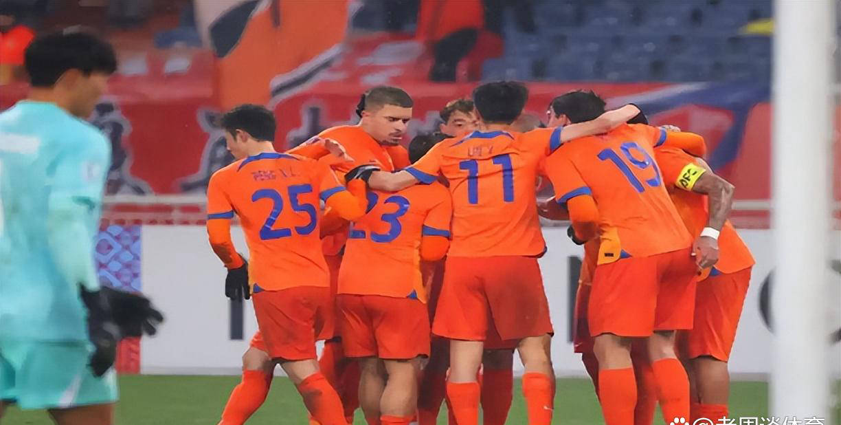 关于战术调整奏效，球队成功改变比赛局势的信息