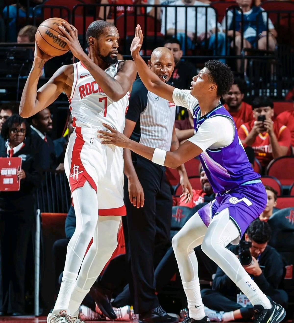 包含篮网大胜黄蜂，杜兰特再度爆发轰下30+的词条