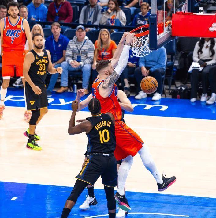 开云体育在线-关于爵士队客场惨败爵士，遭遇五连败的信息